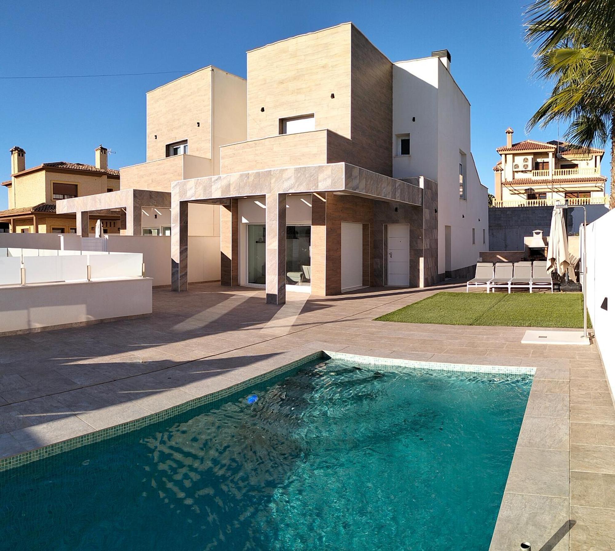 Villa Domicil De Luxe Τορεβιέχα Εξωτερικό φωτογραφία